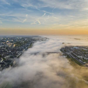 Blois dans la brume